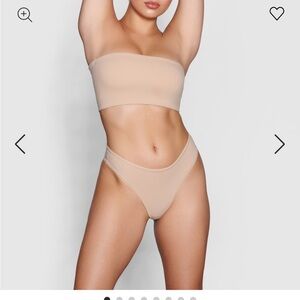 Skims fits everybody bandeau in clay